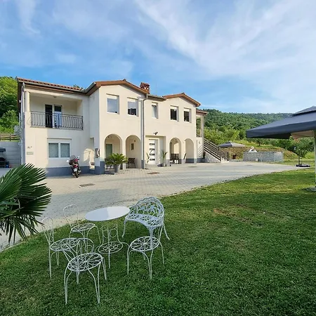 Apartment Casa Ma3x With Shared Pool