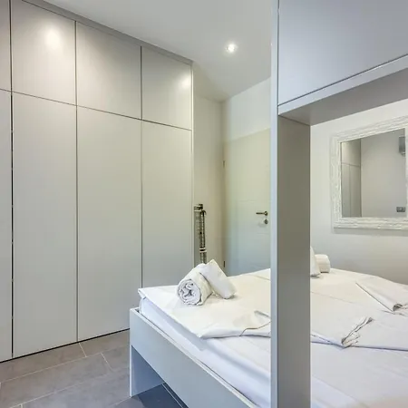 Casa Ma3x With Shared Pool Apartment Koper