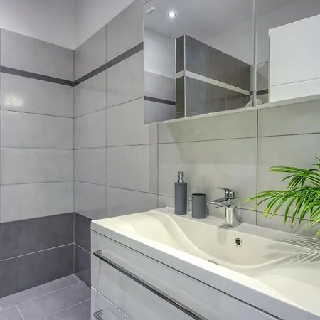 Casa Ma3x With Shared Pool Koper