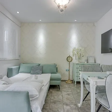 Apartment Casa Ma3x With Shared Pool Koper