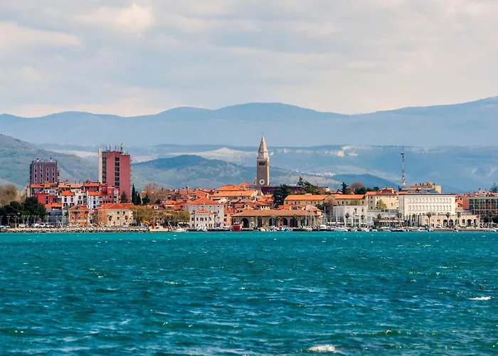 Casa Ma3x With Shared Pool Koper