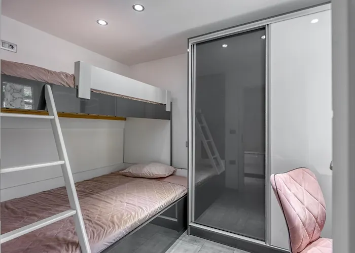 Casa Ma3x With Shared Pool Apartman Koper