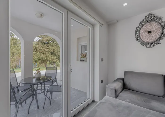 Casa Ma3x With Shared Pool Apartman *