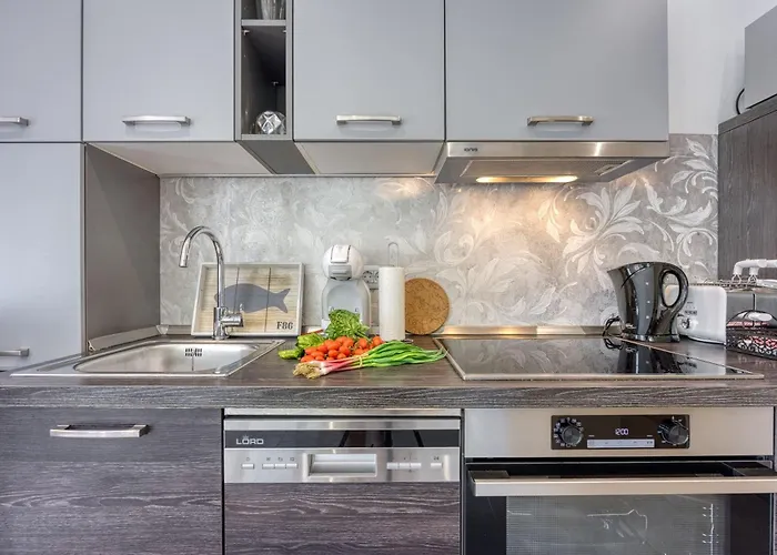 Casa Ma3x With Shared Pool Apartman Koper